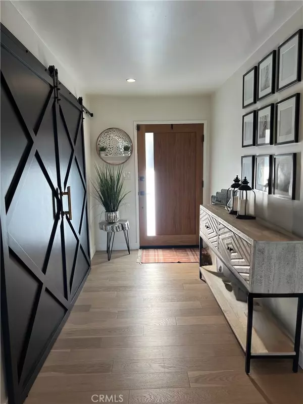 West Hills, CA 91307,7034 Middlesbury Ridge