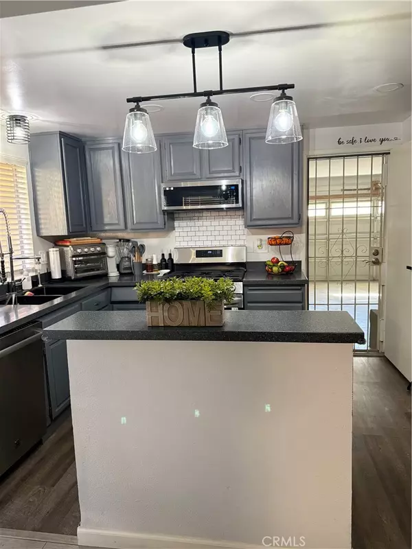 San Fernando, CA 91345,11068 Sharp #H