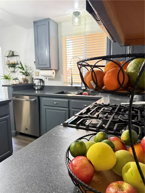 San Fernando, CA 91345,11068 Sharp