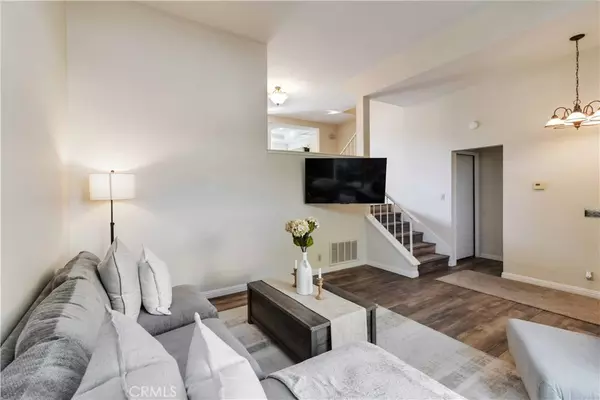 Simi Valley, CA 93065,2421 Chandler AVE #2