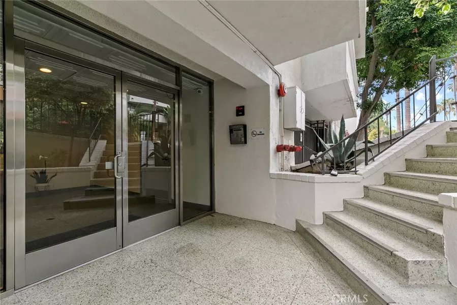 960 Larrabee ST #120, West Hollywood, CA 90069