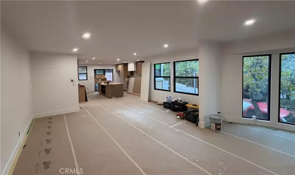 2535 Canyon, Los Angeles, CA 90068