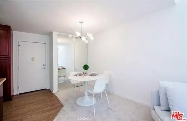 Woodland Hills, CA 91367,5535 Canoga