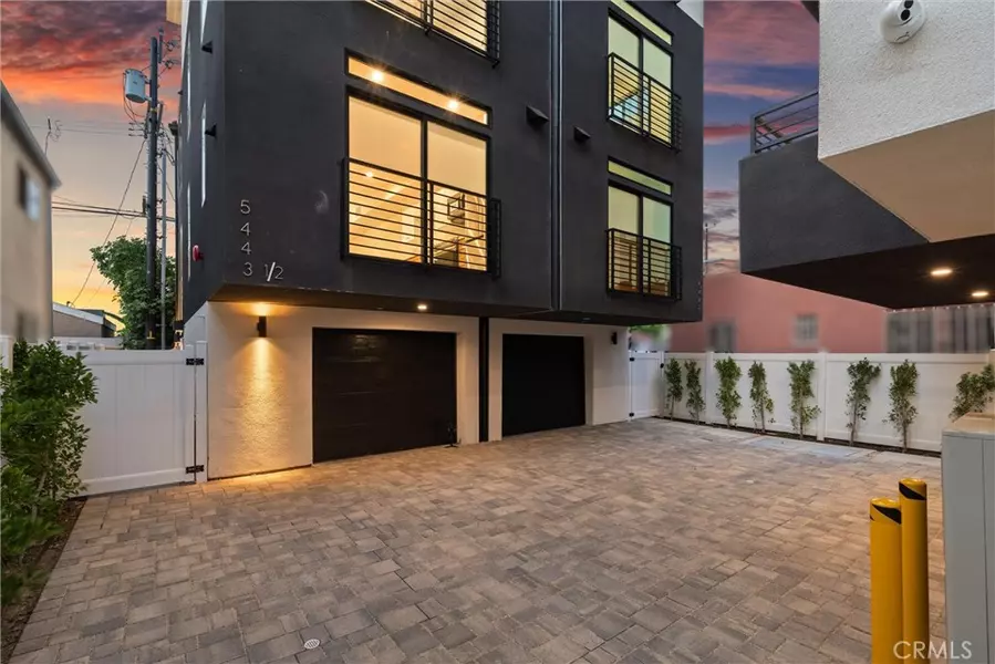 5443 1/2 Blackwelder, Los Angeles, CA 90016