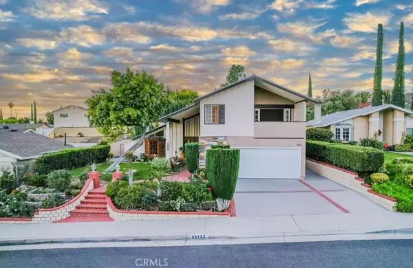 23132 Posada, Valencia, CA 91354