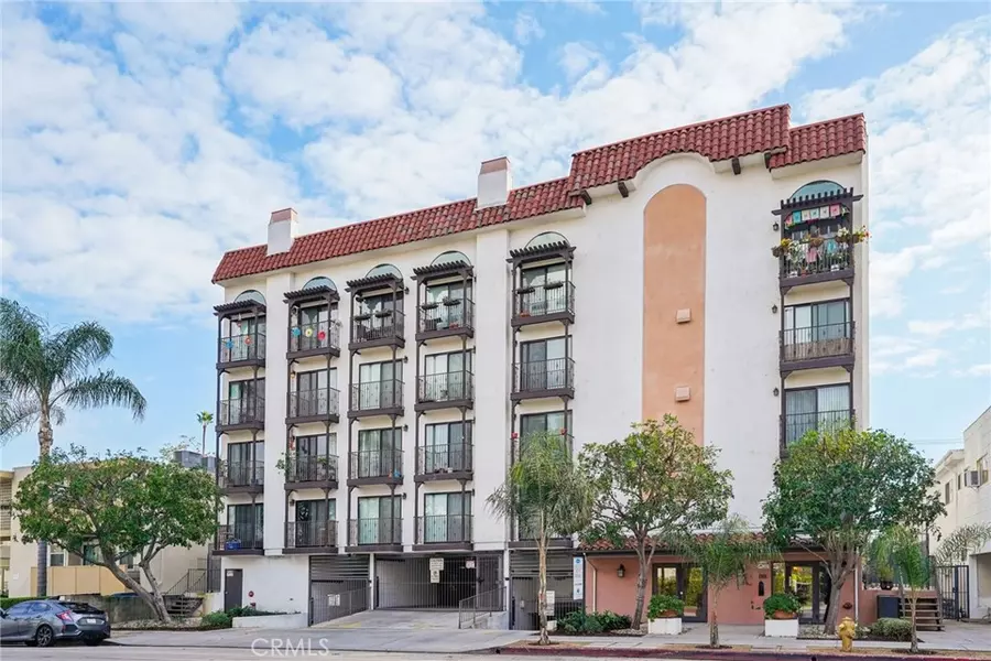 11162 CAMARILLO ST #206, West Toluca Lake, CA 91602