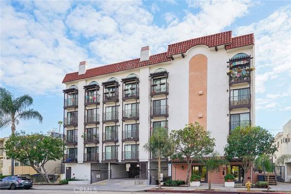 11162 CAMARILLO ST #206, West Toluca Lake, CA 91602