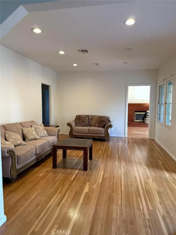 Reseda, CA 91335,7429 Hesperia