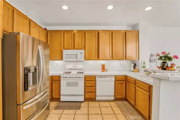 Saugus, CA 91350,22754 Little Fall CT