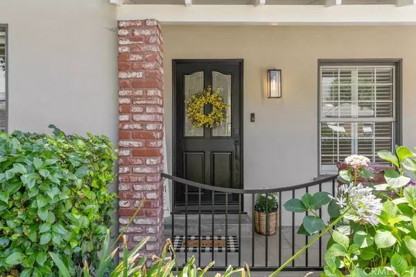 Burbank, CA 91506,731 N Beachwood DR