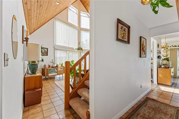 Tehachapi, CA 93561,30320 Rollingoak