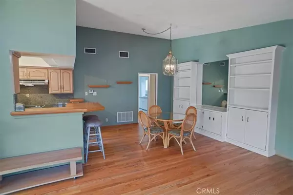 Glendale, CA 91201,1548 Riverside #G