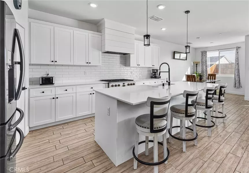 3110 Plaza Pines, Shafter, CA 93263