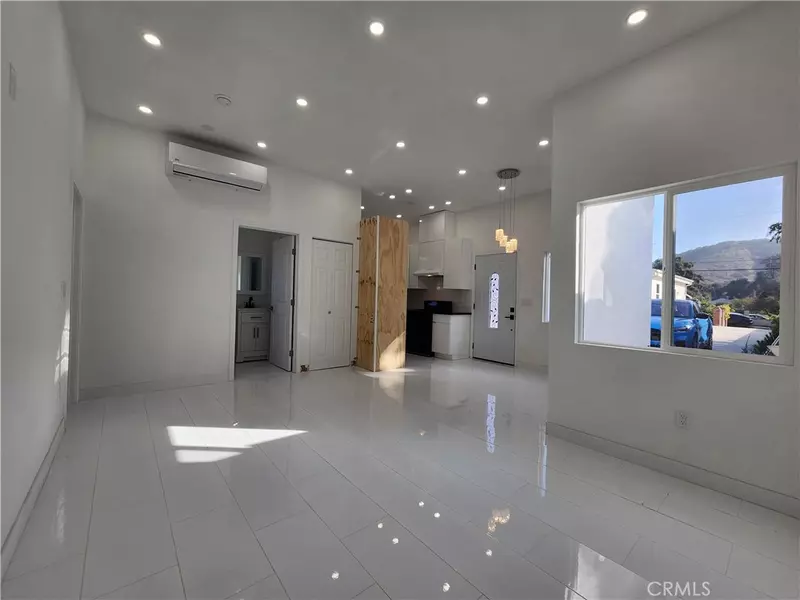 10343 Penrose, Sun Valley, CA 91352