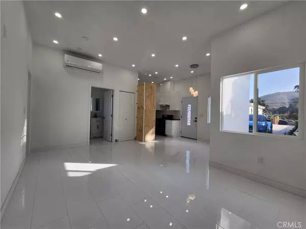 10343 Penrose, Sun Valley, CA 91352