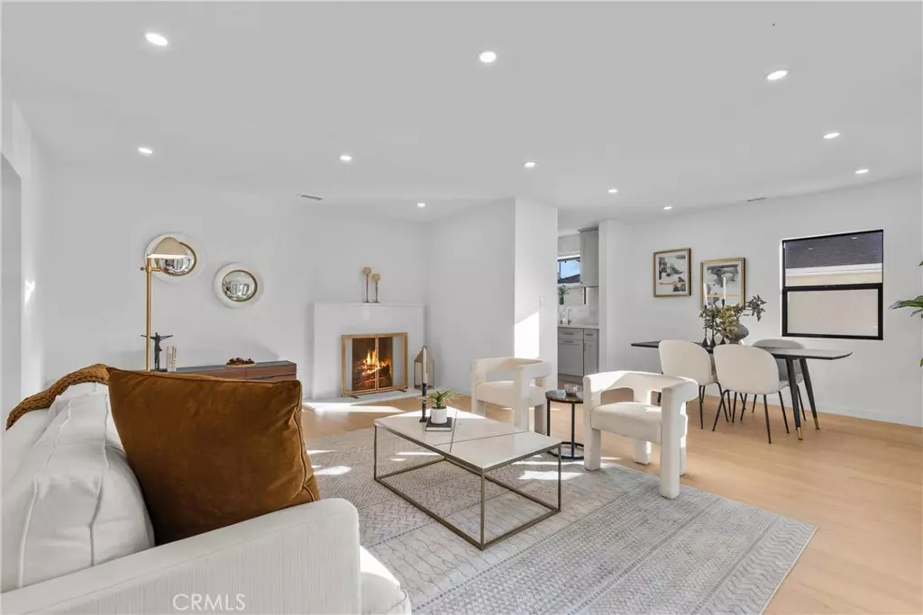 Los Angeles, CA 90019,1724 S Fairfax