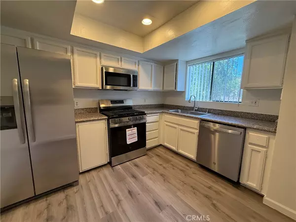 Agoura Hills, CA 91301,5250 colodny DR #17