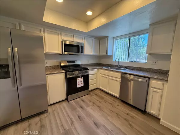 Agoura Hills, CA 91301,5250 colodny DR #17