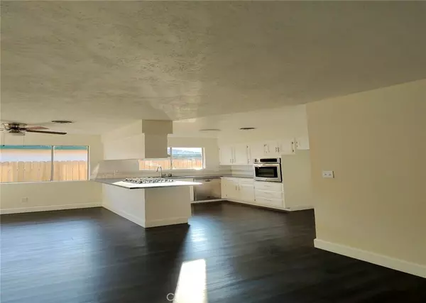 Bakersfield, CA 93309,4513 Summer Side