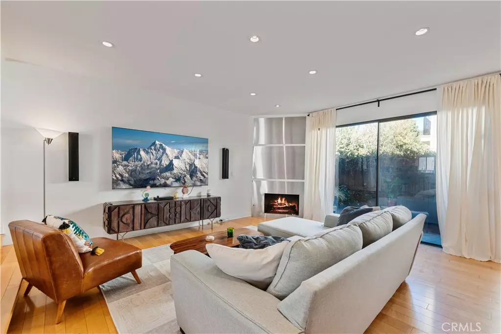 Studio City, CA 91604,4222 Troost AVE #21