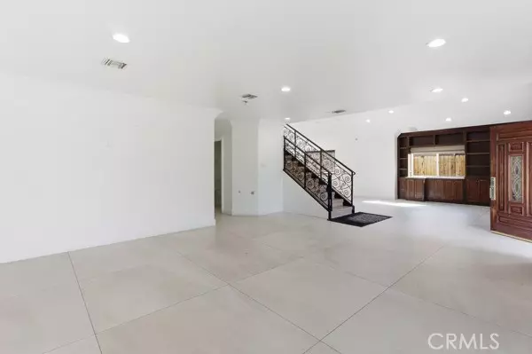 Encino, CA 91316,5048 Hesperia