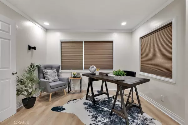 Chatsworth, CA 91311,21001 Plummer #82