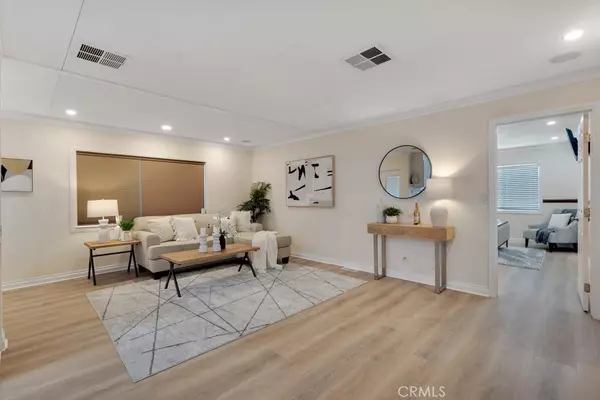 Chatsworth, CA 91311,21001 Plummer #82