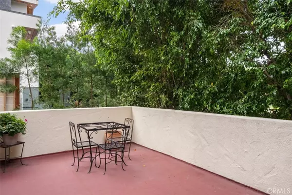 Sherman Oaks, CA 91423,14052 Davana Terrace