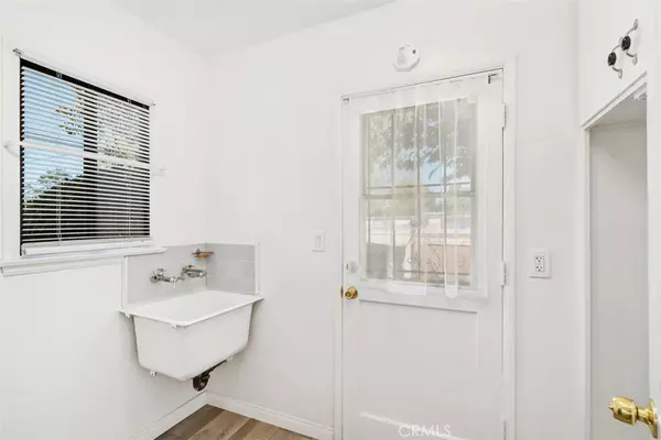 Lake Balboa, CA 91406,7752 Wish