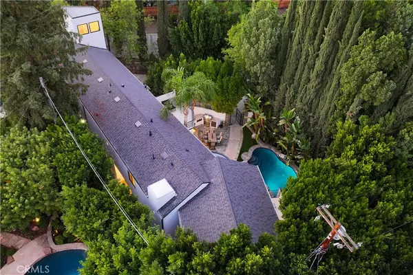 Woodland Hills, CA 91367,23248 Canzonet