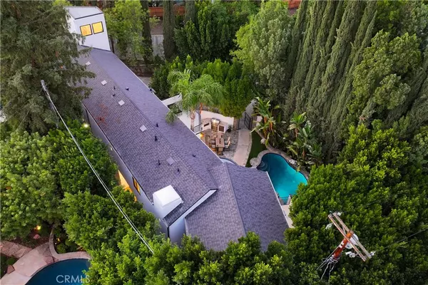 Woodland Hills, CA 91367,23248 Canzonet