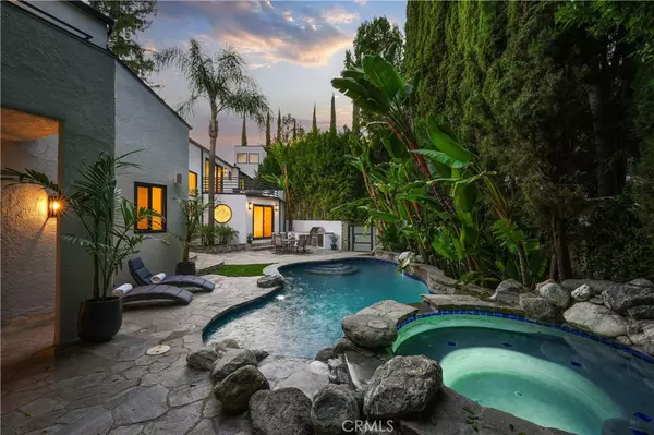 Woodland Hills, CA 91367,23248 Canzonet