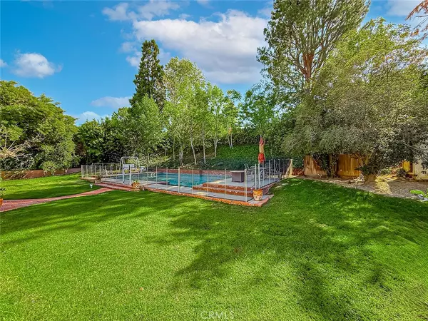 Northridge, CA 91325,17424 Superior