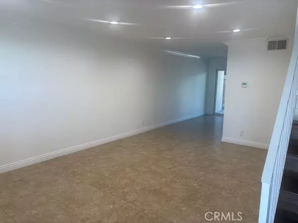 Agoura Hills, CA 91301,30553 Canwood