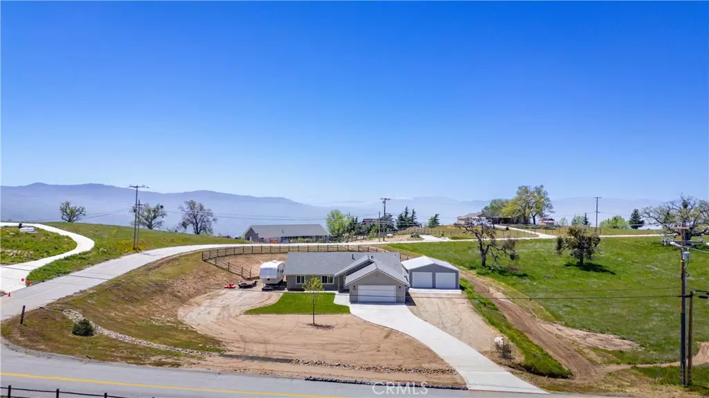 29990 Horsethief DR, Tehachapi, CA 93561