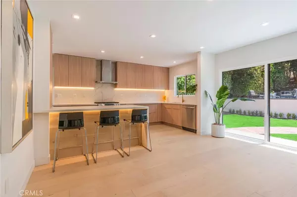 Woodland Hills, CA 91364,22218 San Miguel ST