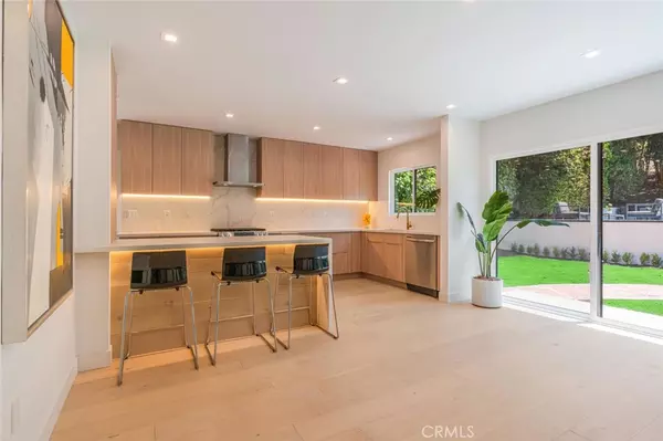 Woodland Hills, CA 91364,22218 San Miguel ST