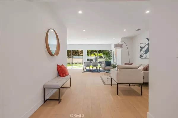 Woodland Hills, CA 91364,22218 San Miguel ST