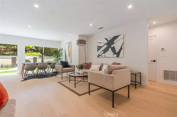 Woodland Hills, CA 91364,22218 San Miguel ST