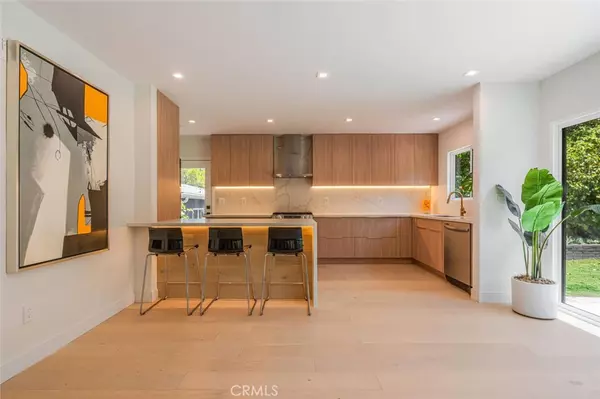 Woodland Hills, CA 91364,22218 San Miguel ST