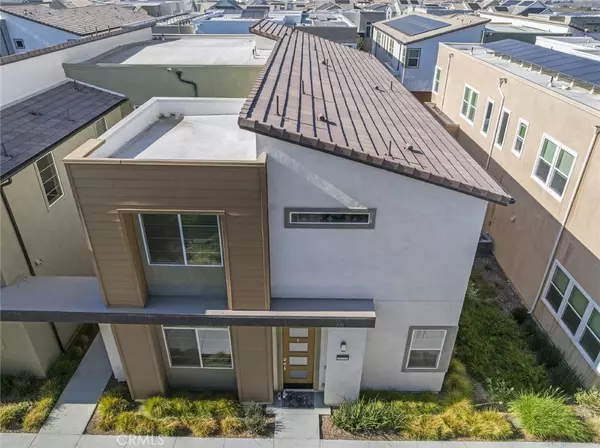 Valencia, CA 91381,26912 Winding Trail CT