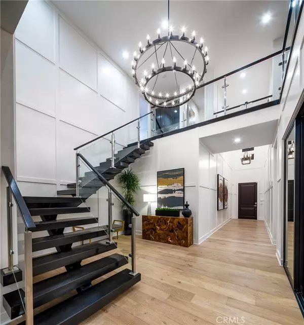 Valencia, CA 91381,27538 Juniper LN