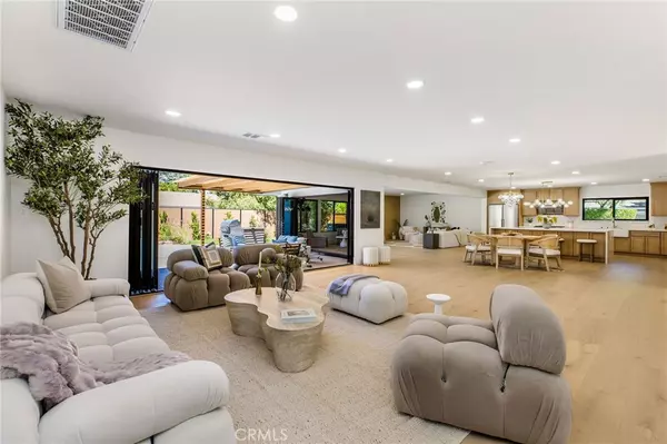 Encino, CA 91316,17601 McCormick ST