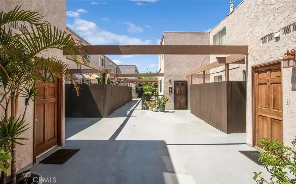 3121 Colorado Ave, Santa Monica, CA 90404