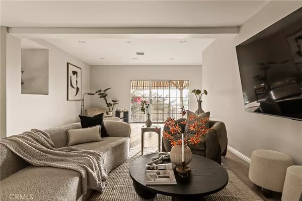 Burbank, CA 91504,1819 Richard ST