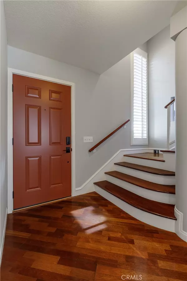 Canoga Park, CA 91303,7325 Vassar