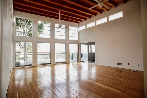 Hollywood Hills East, CA 90068,7027 Macapa