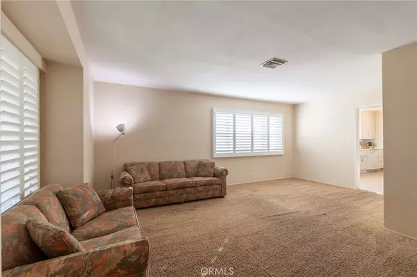 Burbank, CA 91505,2237 N Valley