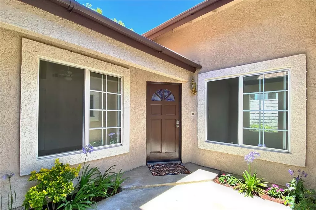 Saugus, CA 91390,22839 Banyan #334