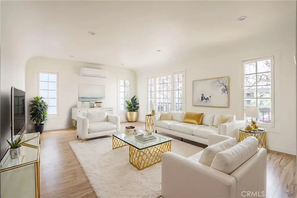 Los Angeles, CA 90036,738 S Stanley AVE